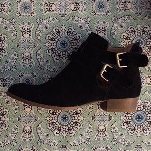 NWT‼️Black Double-Buckle Ankle Boots